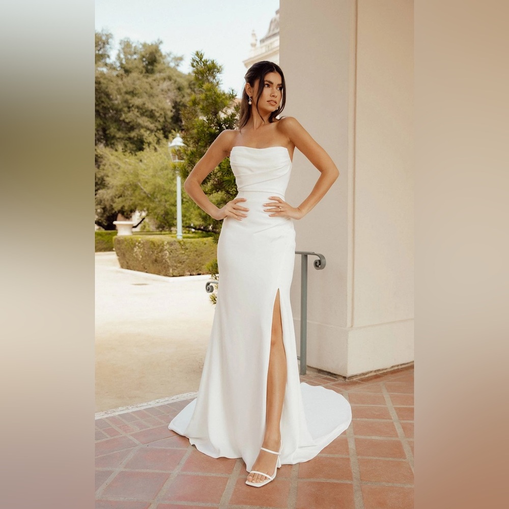 Essense of Australia Wedding Gown